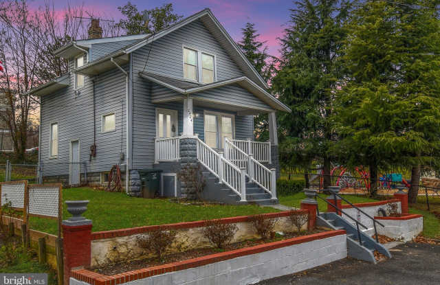 2424 S KENMORE Street photos photos