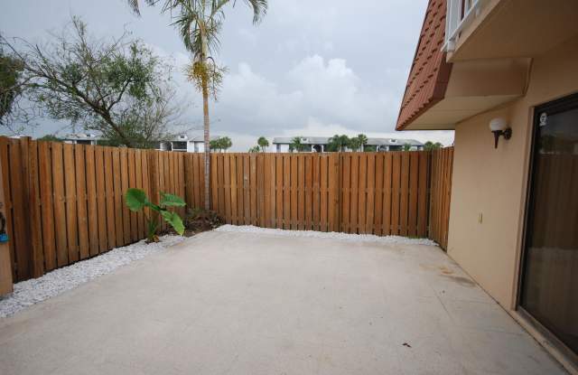 555 Green Springs Place Gallery 2