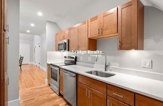 169 Hunnewell Ave. Gallery 4