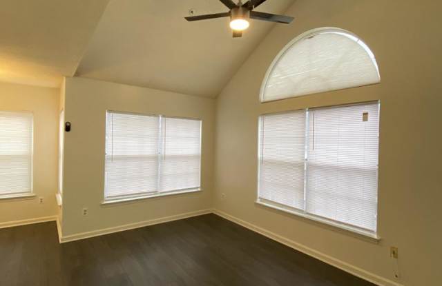 15807 EASTHAVEN COURT Gallery 4