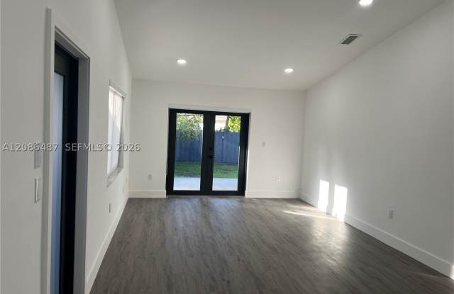 12052 SW 208th Ter Gallery 4