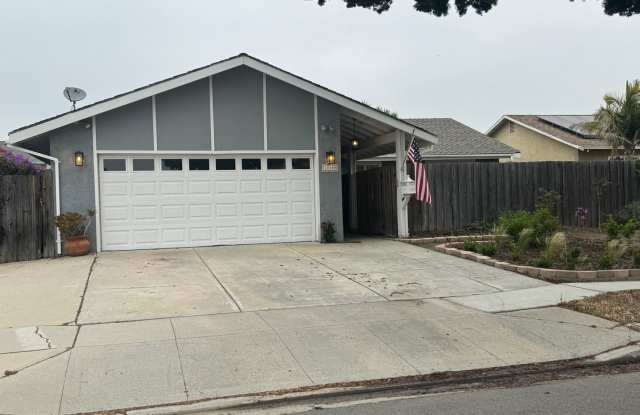 Coming soon!! beautiful spacious 3 bedroom 2 bath home/ minutes away from the beach photos photos