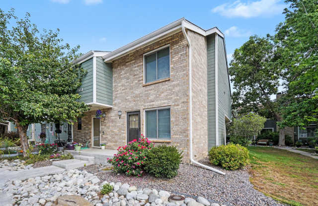 Spacious 2 Bed 2.5 Bath with a finished basement in the heart of Bear Creek photos photos