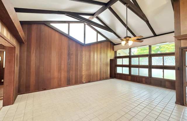 Prestigious Wailupe Circle - 5 BD/3.5 BA + 2-Car Garage, Pool, Yard, Pet-Friendly!!! - 55 Niuhi Street, East Honolulu, HI 96821