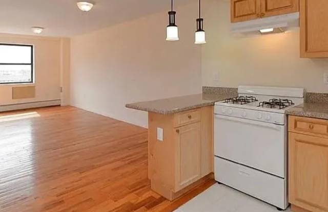 36 Hilton Ave photos photos