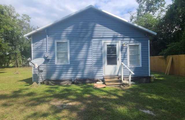 1032 N Railroad Avenue photos photos