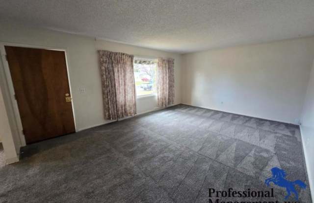 33 N Crestwood Dr Gallery 2