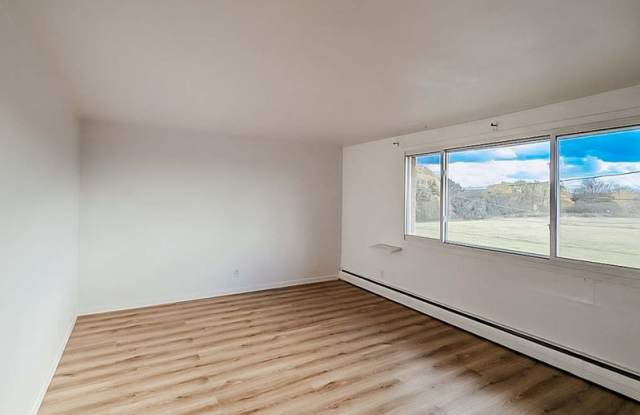 6020 Buffalo Ave., Apt #4 Gallery 3