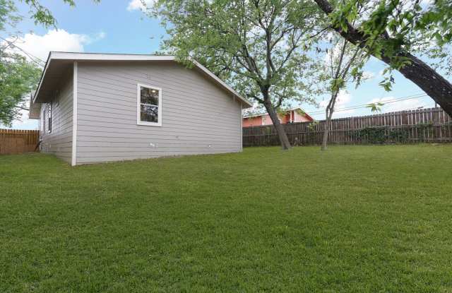 3 bedroom 2 bath less than a mile from Fort Sam AFB! photos photos