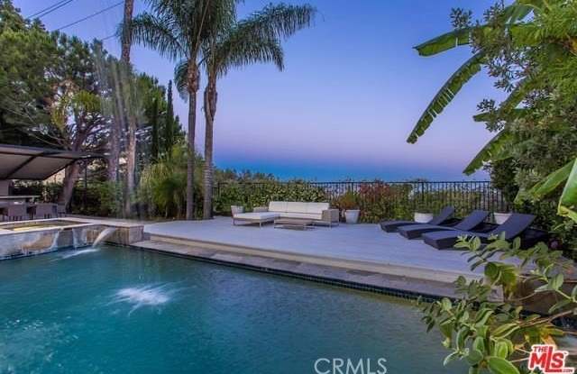 7218 Mulholland Drive photos photos
