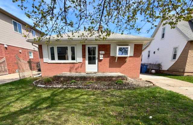 Charming 3-Bedroom Ranch in a Prime Location Near Ford Rd! Gallery 1