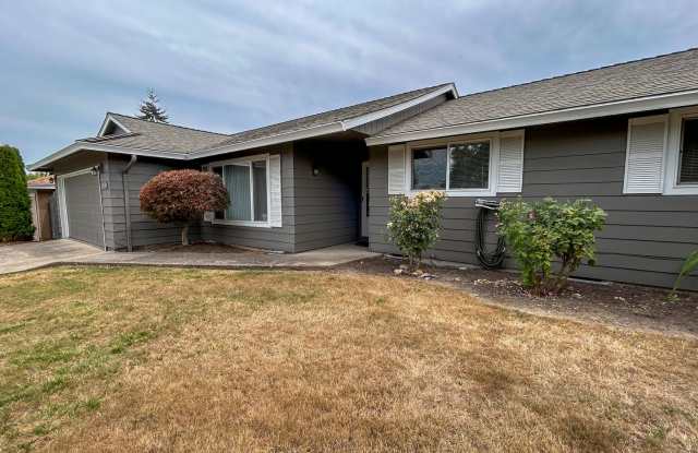 Single Story Home in SE Salem, Fenced Backyard! ~ 4998 Arrowood Gallery 4