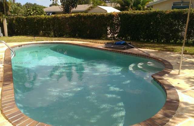 18223 Oleta Dr photos photos