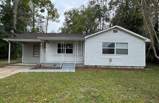 3 Bedroom 1 Bath home in Live Oak Gallery 3