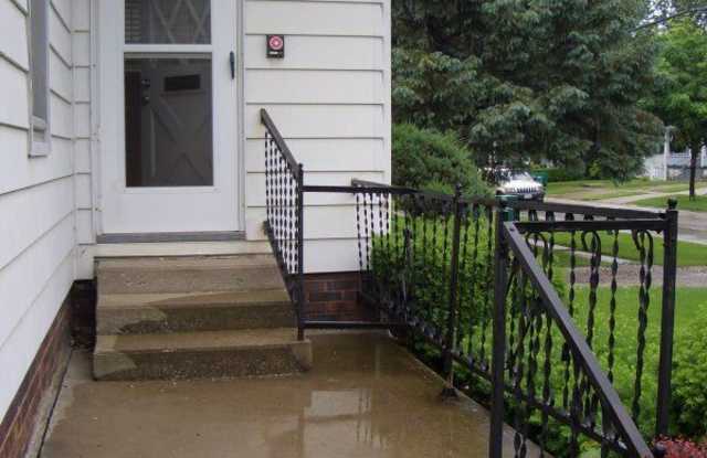 315 W. Pierce Gallery 4