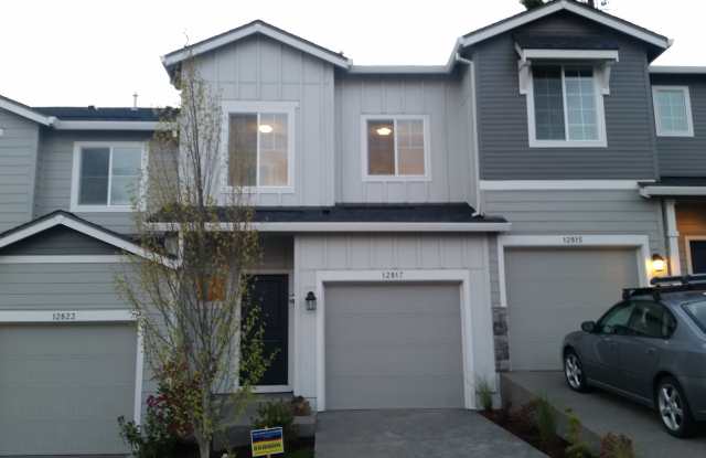 Brand New 3 Bedroom Townhome in Beautiful Happy Valley photos photos