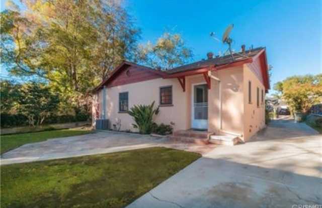 4048 Camellia Avenue Gallery 2