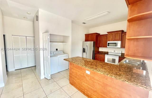2487 W 5th Ct Gallery 3