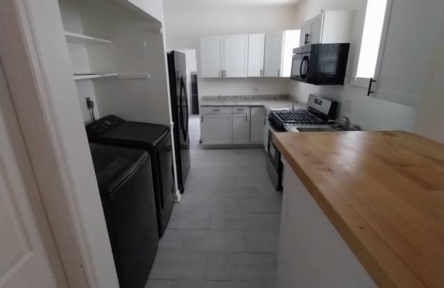 707 S. Harrison Street - - Gallery 3