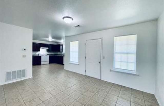 473775 East 1117 Road Gallery 3