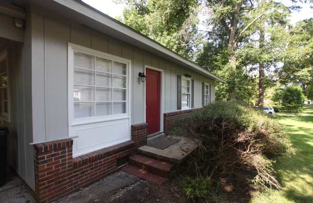 Fenced property on Harper Avenue in Auburn! photos photos