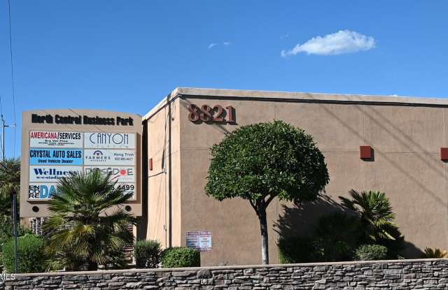 8821 N 7TH Street unit: 2 photos photos