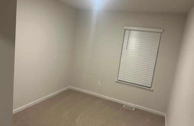 135 RAE Court Gallery 4