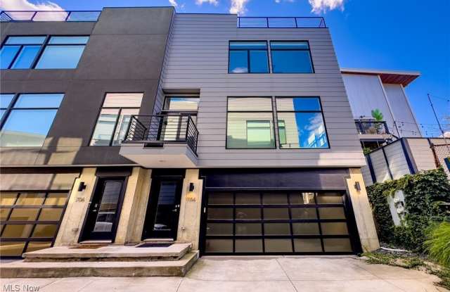 704 University Court photos photos