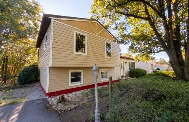 7221 Hillview Drive Gallery 2