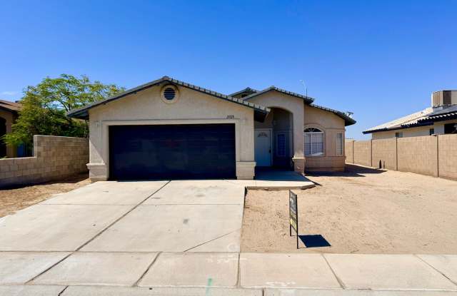 Three Bedroom Home with Two Car Garage and Fenced Lot in San Luis AZ. photos photos Three Bedroom Home with Two Car Garage and Fenced Lot in San Luis AZ. photos photos
