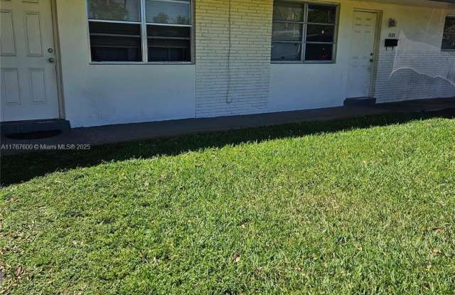 1655 NW 54th Ter photos photos