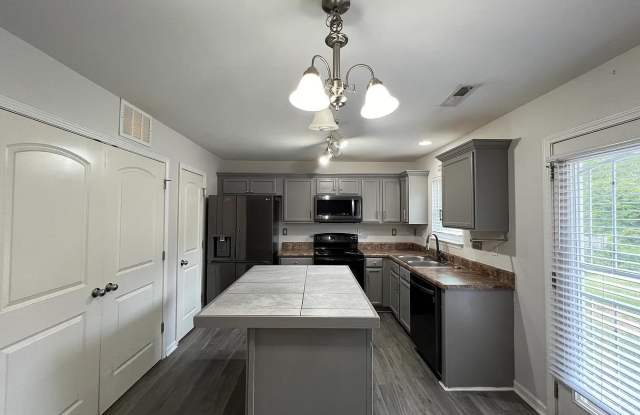 4828 Lynn Lee Cir Gallery 3