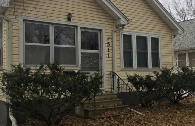 511 Cutler St - 511 Cutler Street, Waterloo, IA 50703