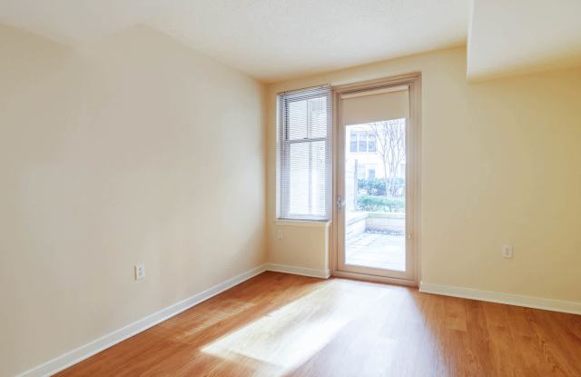 2400 M photos photos