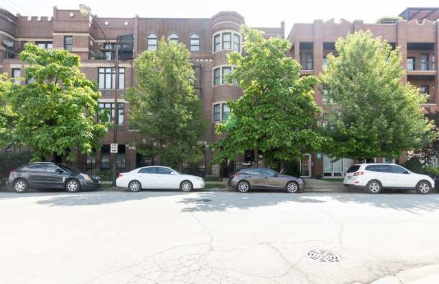 521 North RACINE Avenue Gallery 3