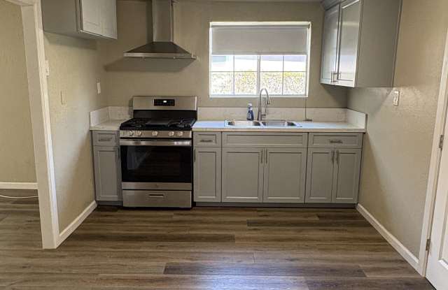 466 1/2 N. 8th Ave - 466 North 8th Avenue, Upland, CA 91786 466 1/2 N. 8th Ave - 466 North 8th Avenue, Upland, CA 91786