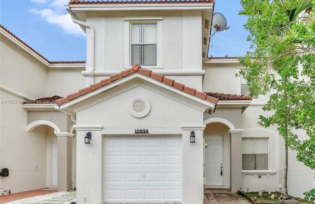 10934 SW 247th Ter - 10934 Southwest 247th Terrace, Princeton, FL 33032