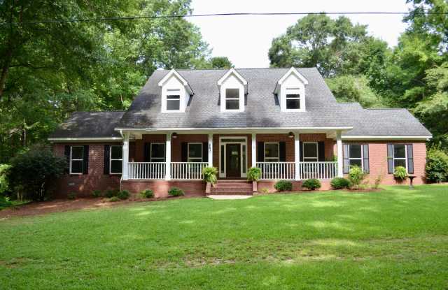 Rare Find: 5-Acre Retreat For Rent in Prime Auburn Location Gallery 1