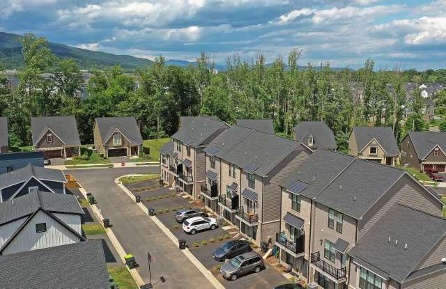 Dog-Friendly Old Trail Townhome photos photos