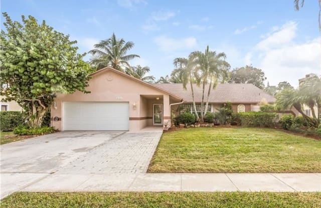 798 Blueberry Dr - 798 Blueberry Drive, Wellington, FL 33414