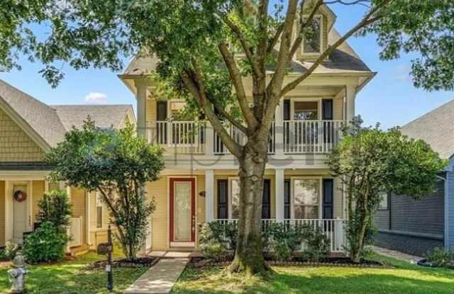 275 Island Village Dr Gallery 1