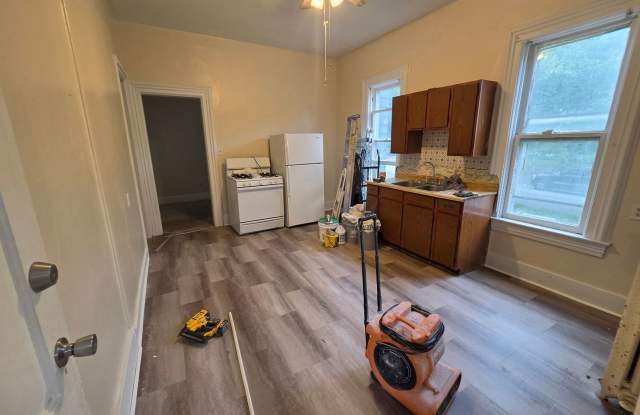 First floor 1 bedroom unit  west side Gallery 3