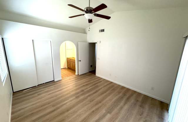 2467 W PARK Avenue Gallery 2