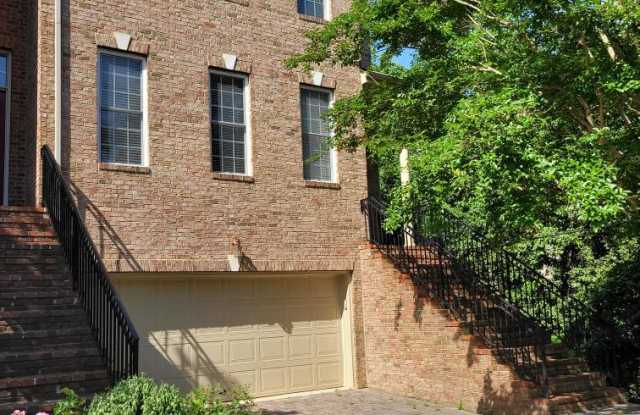 3033 FALLSWOOD GLEN COURT - 3033 Fallswood Glen Court, Seven Corners, VA 22044