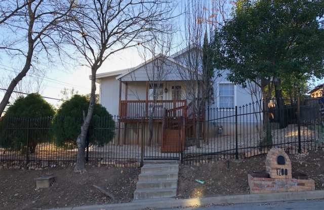 1st Month Free! BEAUTIFUL 4 bed/3 bath home, Near Downtown!! photos photos