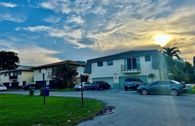 2966 NW 89th Ter photos photos