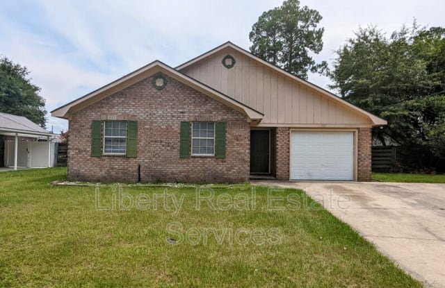721 Robin Hood Dr - 721 Robin Hood Drive, Hinesville, GA 31313