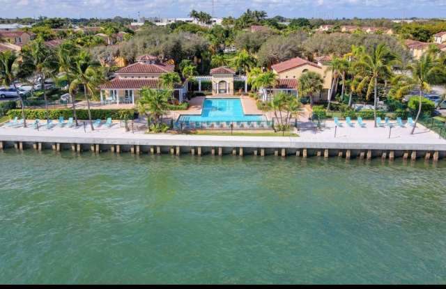 1035 Lake Shore Drive photos photos