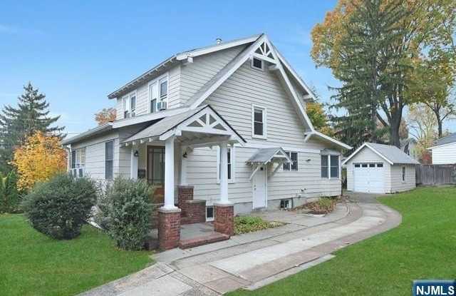 195 Hillside Avenue - 195 Hillside Avenue, Leonia, NJ 07605