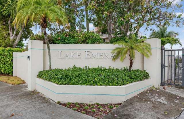 117 LAKE EMERALD Drive Gallery 3